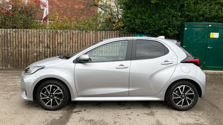 Toyota Yaris 1.5 Hybrid Design 5dr CVT Hybrid Hatchback